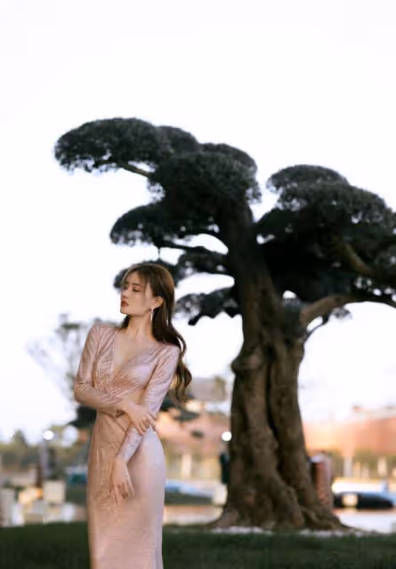 徐璐這才叫「巴掌腰」,腰間鏤空太顯身形,少女看了都得羨慕