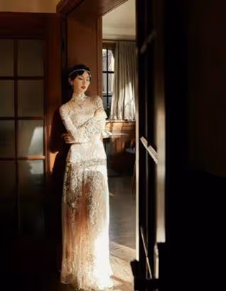 毛曉彤太美了,一襲鏤空時尚連衣裙演繹東方美人,復古中不失時尚