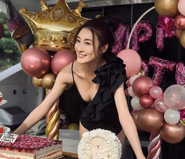 TVB知名女星包豪華遊艇慶生,穿泳裝曬事業線,滿屏都是大長腿