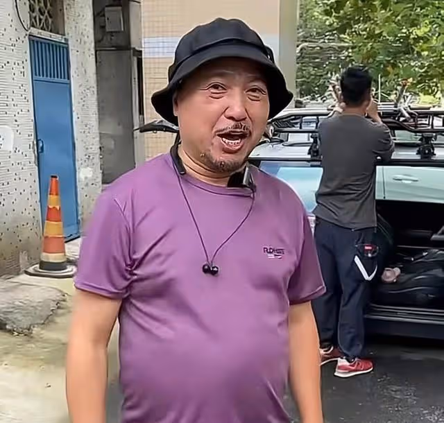 TVB前知名男星在內地擺攤賣魚蛋,一天賺800元,累到滿頭大汗
