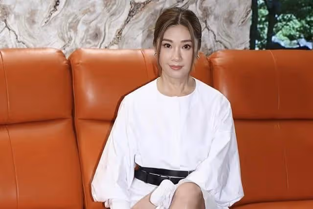 前知名港姐冠軍突然宣布復出,氣質高貴狀態凍齡,橫刀奪愛入豪門