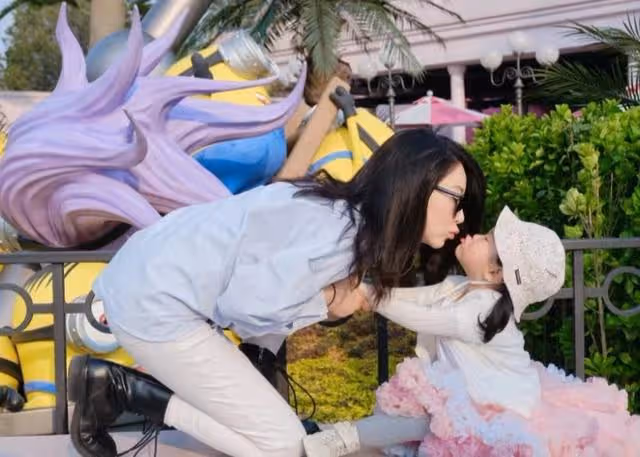 老公罕現身!TVB前女星為女兒慶生,曾因桃色醜聞淡出圈今再回歸