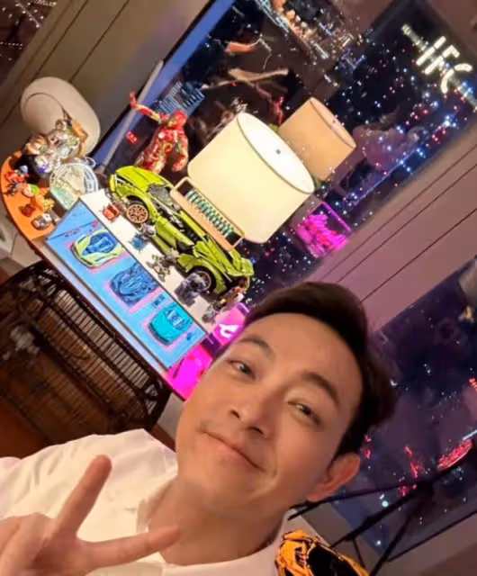 轉當網紅!知名愛國港星曬豪宅被指與酒店撞樣,空間寬敞設計氣派