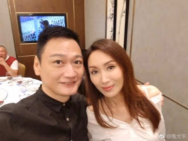 TVB前小生近況曝光!兩鬢斑白,面部多皺紋,被指像70歲老人