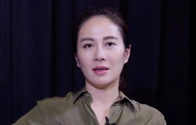 女明星也「墮落」?葉璇穿上董小姐同款裙子,直播間帶貨惹爭議