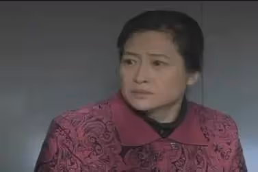 我退休金6千帶孫子8年,在兒媳婦手機里看到我的備註後,當天離開