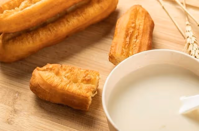 我退休金6千帶孫子8年,在兒媳婦手機里看到我的備註後,當天離開