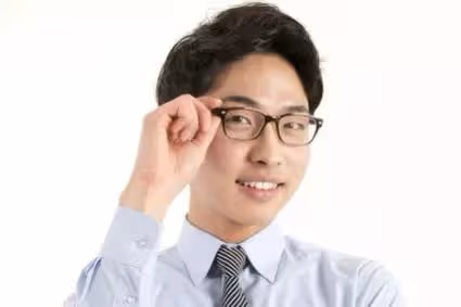 端午節,兒媳婦送來了一包粽子,臨走時反覆囑咐,讓我打開看看