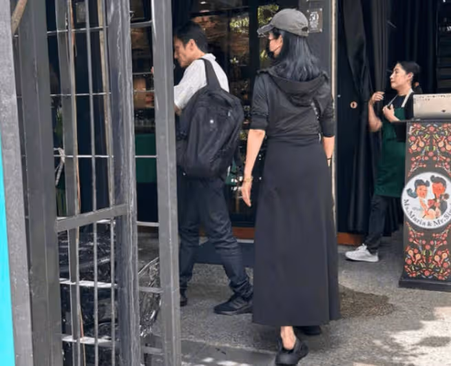 徐冬冬曬男友視角生活照,與尹子維復合後出租屋同居,男方親下廚
