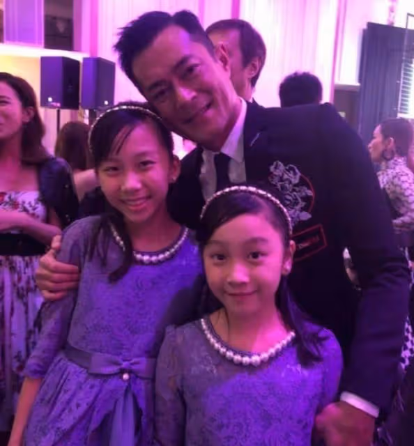 女兒似關曉彤？58歲TVB前男星大曬與12歲女兒合照！曾被指為女兒拋棄滕麗名