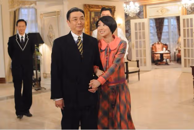 TVB前小花宣布要告別全職媽媽!慶祝女兒生日老公罕見同框!