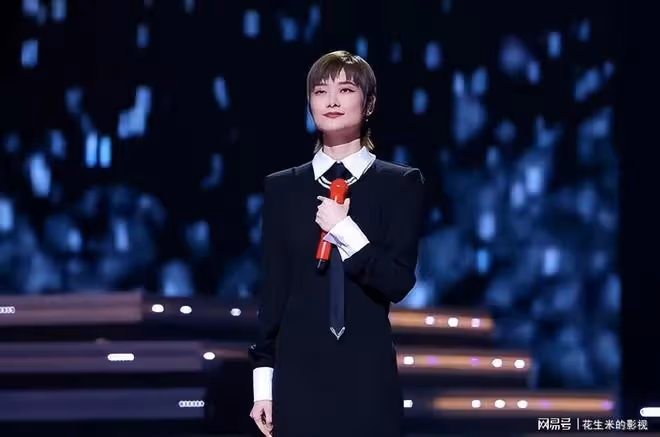 華晨宇和李宇春,兩個「混子」歌手,在香港這一夜徹底現了原形