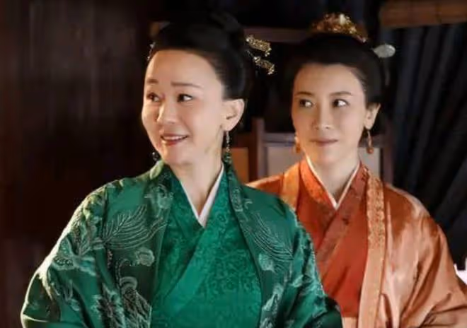 高鑫女兒結束中考!急忙入院摘牙套慶祝,媽媽稱醜小鴨要變美天鵝