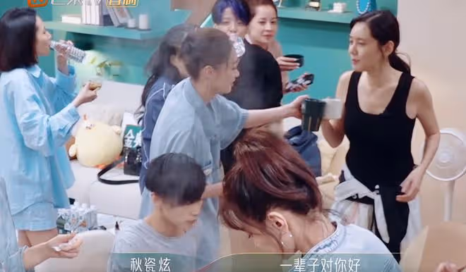 陳嘉樺逆襲奪第一,謝娜人氣下滑,秋瓷炫被淘汰全員爆哭為她送別