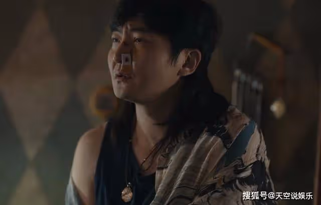 《追光的日子》郝楠母親出場後,才懂他為何會從老師變成「豹紋男」