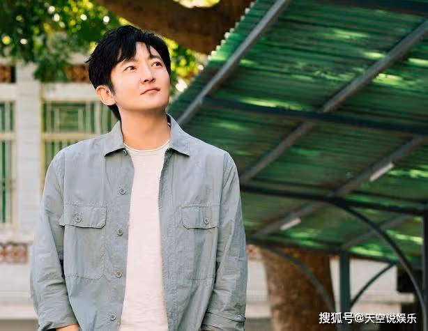 《追光的日子》郝楠母親出場後,才懂他為何會從老師變成「豹紋男」