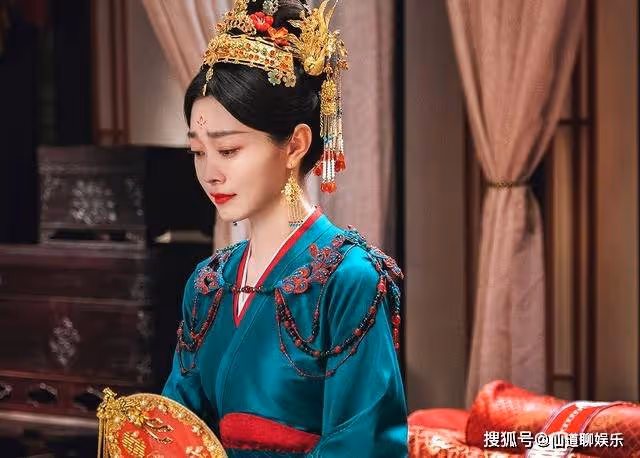 《長風渡》原著中消失在戰亂中的月姨娘,扯破了胡可加戲的遮羞布