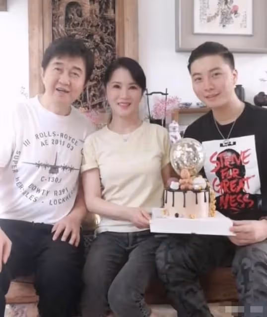曝付笛生兒子秘密結婚！演員媳婦高顏值被疑懷孕，相伴已7年多