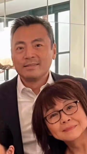 劉嘉玲邀章子怡與富豪聚會!戴「鴿子蛋」美艷,後者穿毛衣變化大