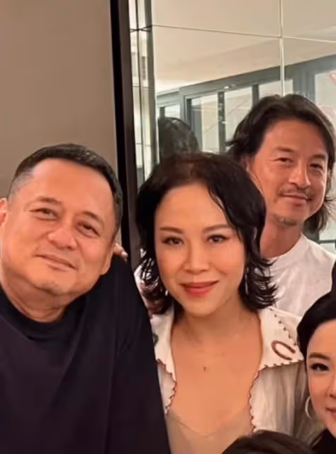 劉嘉玲邀章子怡與富豪聚會!戴「鴿子蛋」美艷,後者穿毛衣變化大