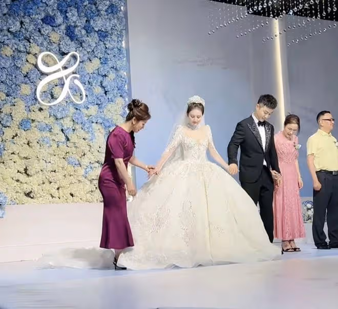 王思聰前任甜仇直播婚禮現場！新郎被曝是官二代，證婚人來頭不小