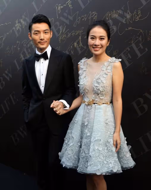 葉璇穿「小三裙」直播蹭流量，回看她的28位前任，比董小姐還豪放