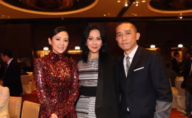 劉嘉玲家中設宴為章子怡接風,請頂級廚師團隊烹飪,現場非富即貴