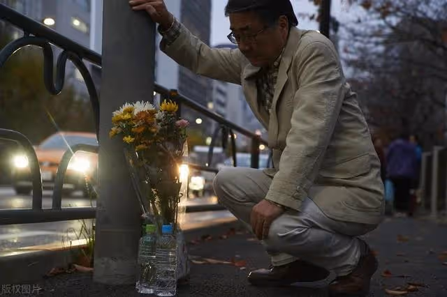 父親重男輕女,養老時卻想到了我,每月給5000我拒絕
