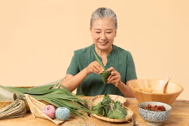 100萬給兒子買房,半夜聽到兒子兒媳對話後,我們拿錢離開