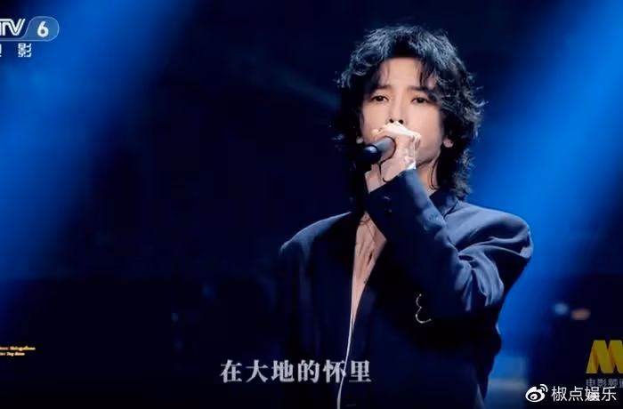 大灣區晚會打臉3個人,別再尬吹內地一流歌手了,在這一夜成了笑話