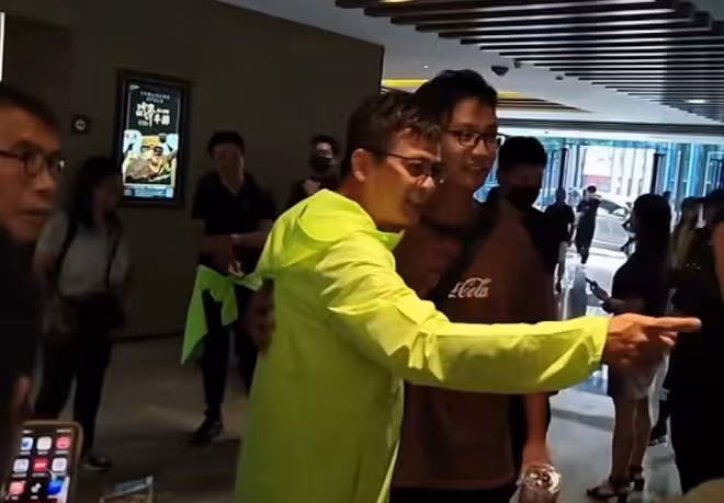 香港明星足球隊離開貴州，陳百祥稱8月再見！正式比賽陣容引期待