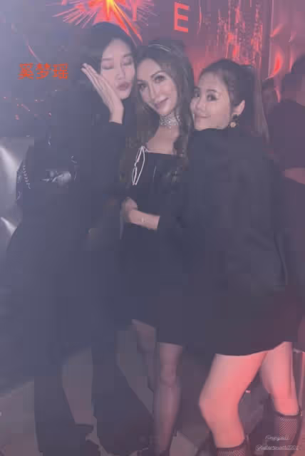 賭王孫女曬慶生照,何超瓊何猷君奚夢瑤等現身,二房四房交往密切