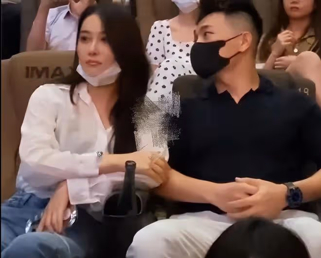 張馨予戴大美瞳引爭議,網友吐槽其製造恐慌,本人委屈回應後秒刪