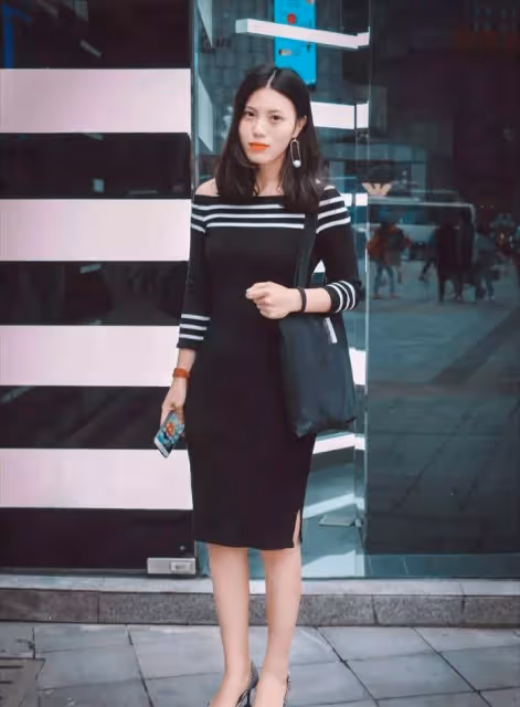 一黑一白兩姐妹,身高、外貌都差不多,品味也差不多
