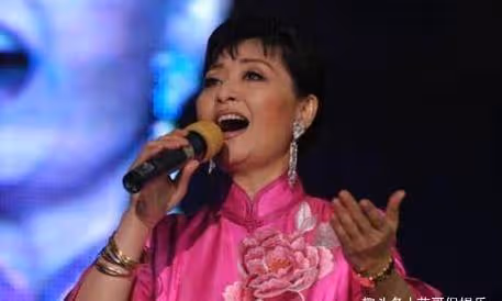 殷秀梅一婚閃婚閃離,二婚嫁貴族,不再隱瞞說出沒孩子的真實原因