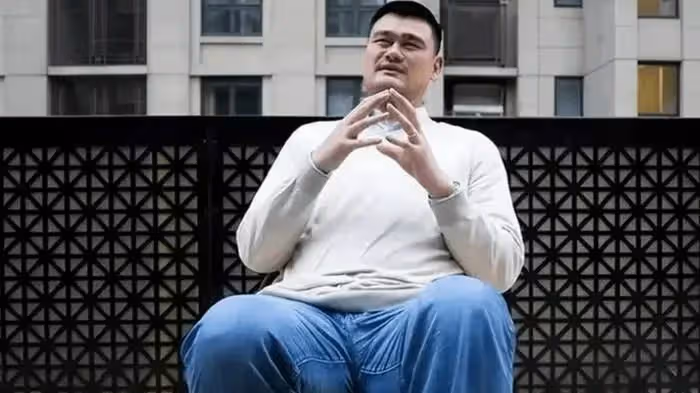 姚明健康引擔憂！體重超400斤，妻子葉莉很自責，父母希望生二胎