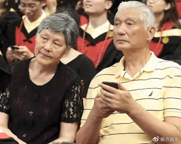 姚明健康引擔憂!體重超400斤,妻子葉莉很自責,父母希望生二胎