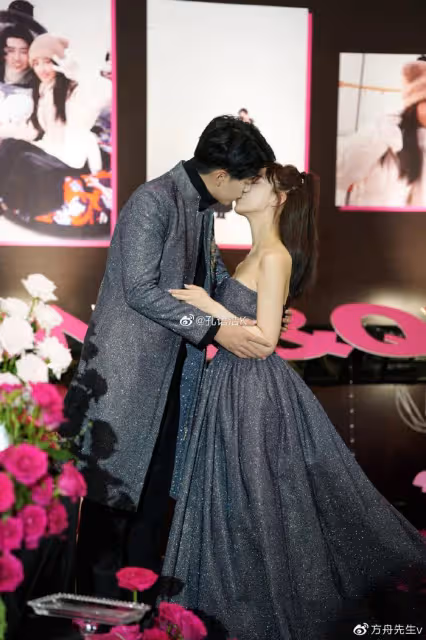 24歲秦牛正威官宣和孔語浩訂婚,求婚鑽石好大,曾與吳亦凡鬧緋聞