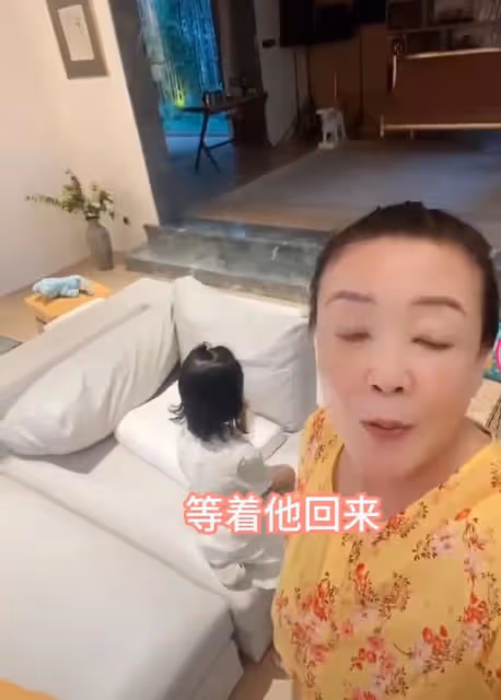 張蘭:人逢喜事精神爽,麻六記生意火爆,汪小菲飛台灣接孫子回家