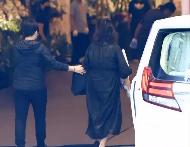 蔡天鳳葬禮拒收前夫一家人的花圈,方媛在送別現場哭成淚人
