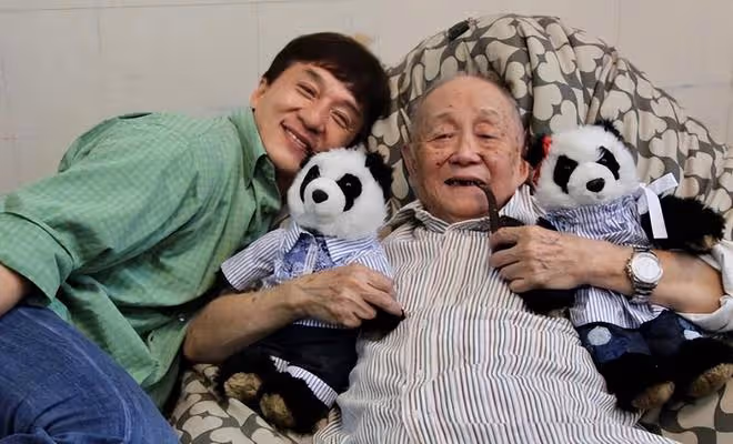 黃永玉離世,享年99歲,成龍曬合影悼念大師,願您一路走好