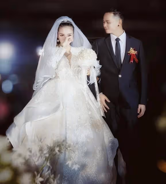張恆遠畢夏結婚照公開,1歲的兒子乖巧可愛,還不明白父親已離世
