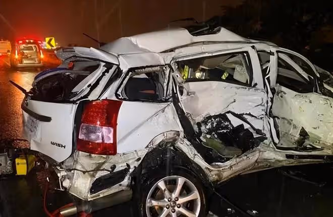 年輕歌手古家齊車禍離世,年僅31歲,車禍現場碎片撒落一地