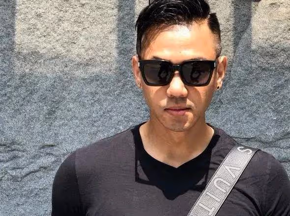 陳建州黑料被扒,曾全裸騷擾S媽,在節目中強吻過蔡康永