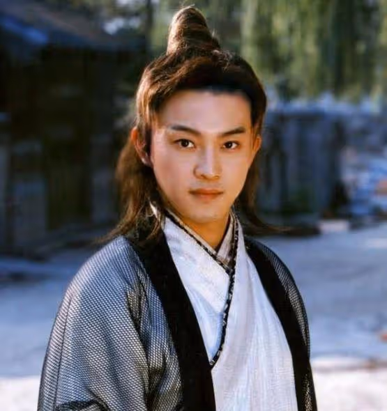 沙溢一家現身日本被偶遇,安吉小魚兒身材壯實,兄弟倆長相都隨爸