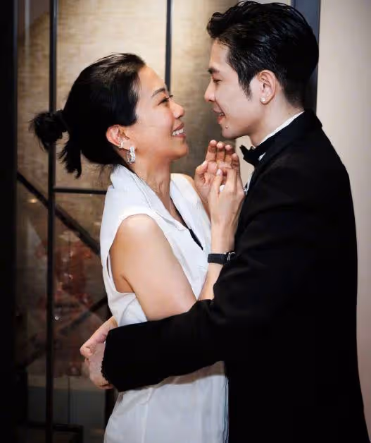 蕭敬騰求婚鑽戒曝光,台媒稱足足有15克拉,價值上億元