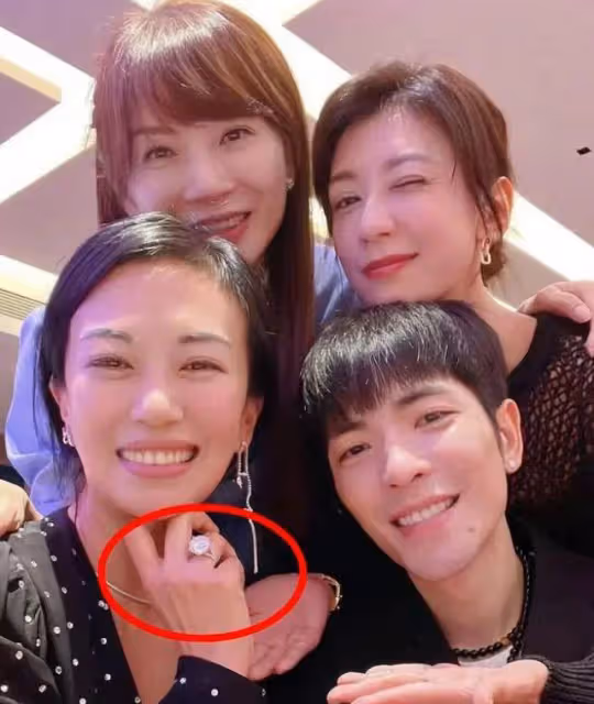 蕭敬騰求婚鑽戒曝光,台媒稱足足有15克拉,價值上億元
