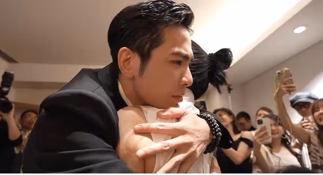 蕭敬騰求婚鑽戒曝光,台媒稱足足有15克拉,價值上億元