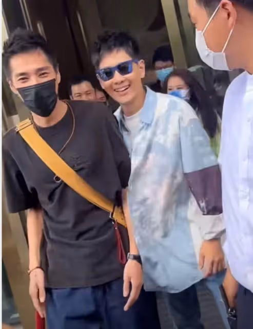 台媒曝藍正龍周幼婷已離婚,穿情侶裝去民政局,女方好友透露細節