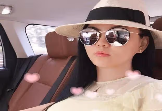 李湘回國分享好物,穿西裝露面身材圓潤,一條毛巾超400元惹爭議